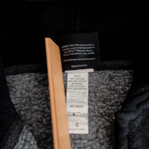 Harry Potter Hoodie Dark Gray and Black Draco Shield Adult Size S - Picture 8 of 16